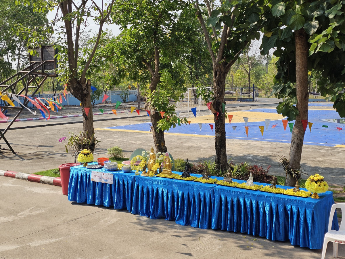 เทศบาลตำบลพันดุง จัดกิจกรรมโครงการอนุรักษ์สืบสานประเพณีสงกรานต์วันผู้สูงอายุ "สืบสานประเพณีสงกรานต์และวันกตัญญูผู้สูงอายุ" ประจำปีพุทธศักราช 2569