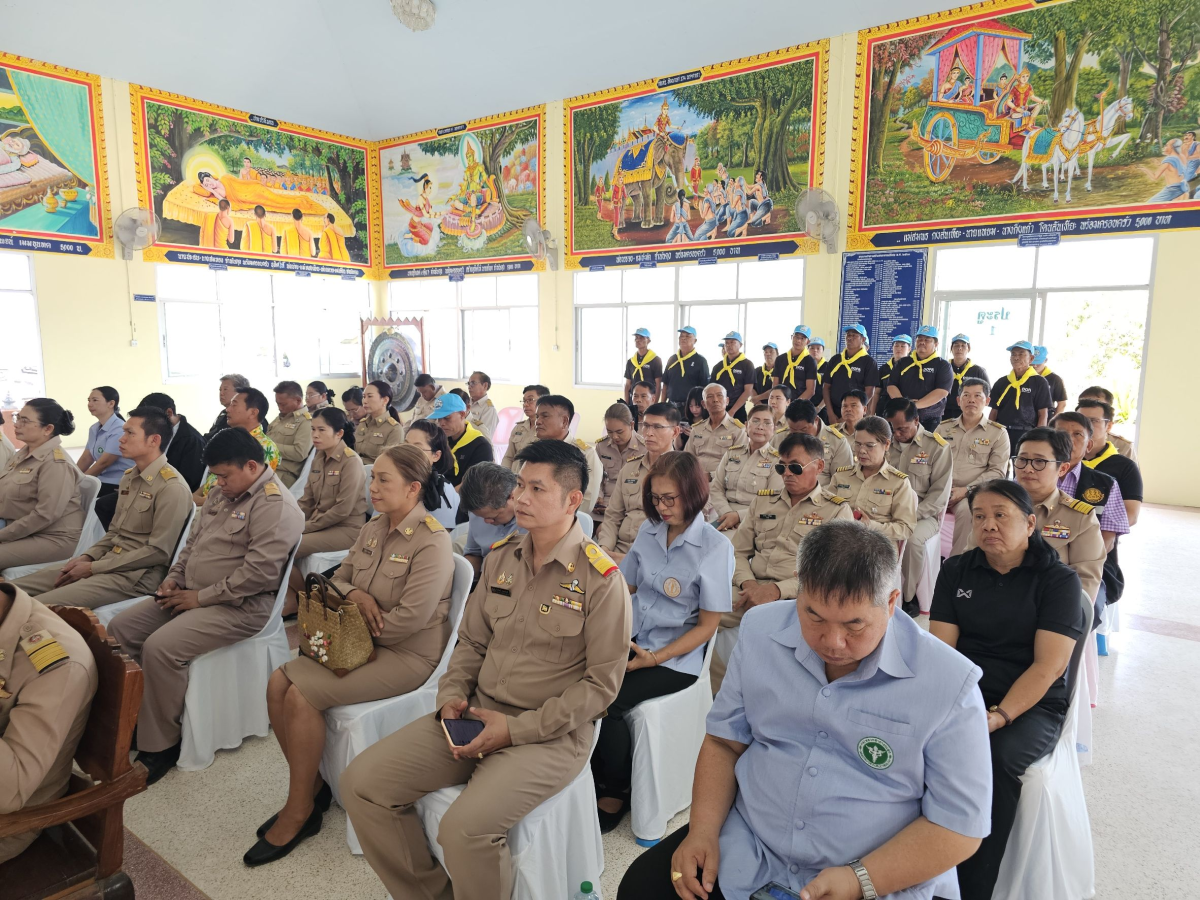 นายเรวัตร งัดสันเทียะ นายกเทศมนตรีตำบลพันดุง พร้อมด้วยคณะผู้บริหารสมาชิกสภาเทศบาลพนักงานเทศบาล ร่วมต้อนรับ นายอนุพงศ์ สุขสมนิตย์ ผู้ว่าราชการจังหวัดนครราชสีมา นายสมภพ มุกดาสนิท นายอำเภอขามทะเลสอ พร้อมด้วยส่วนราชการต่างๆ ภายในจังหวัดนครราชสีมา ในการดำเนินโครงการ สร้างเสริมความจงรักภักดีต่อสถาบัน บำบัดทุกข์ บำรุงสุข สร้างรอยยิ้มให้ประชาชน ประจำปีงบประมาณพ.ศ. 2569 ณ วัดบ้านพันดุง หมู่ที่ 1 ตำบลพันดุง อำเภอขามทะเลสอ จังหวัดนครราชสีม