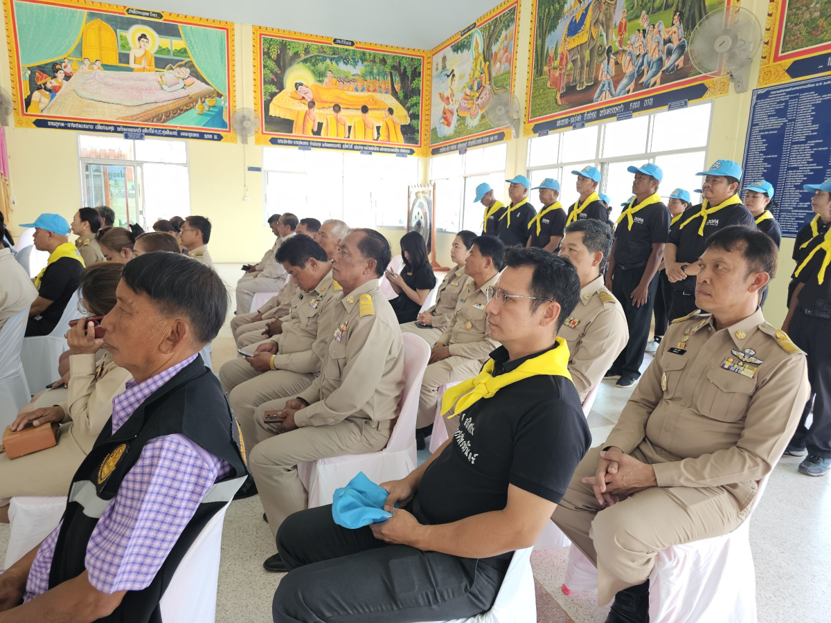 นายเรวัตร งัดสันเทียะ นายกเทศมนตรีตำบลพันดุง พร้อมด้วยคณะผู้บริหารสมาชิกสภาเทศบาลพนักงานเทศบาล ร่วมต้อนรับ นายอนุพงศ์ สุขสมนิตย์ ผู้ว่าราชการจังหวัดนครราชสีมา นายสมภพ มุกดาสนิท นายอำเภอขามทะเลสอ พร้อมด้วยส่วนราชการต่างๆ ภายในจังหวัดนครราชสีมา ในการดำเนินโครงการ สร้างเสริมความจงรักภักดีต่อสถาบัน บำบัดทุกข์ บำรุงสุข สร้างรอยยิ้มให้ประชาชน ประจำปีงบประมาณพ.ศ. 2569 ณ วัดบ้านพันดุง หมู่ที่ 1 ตำบลพันดุง อำเภอขามทะเลสอ จังหวัดนครราชสีม