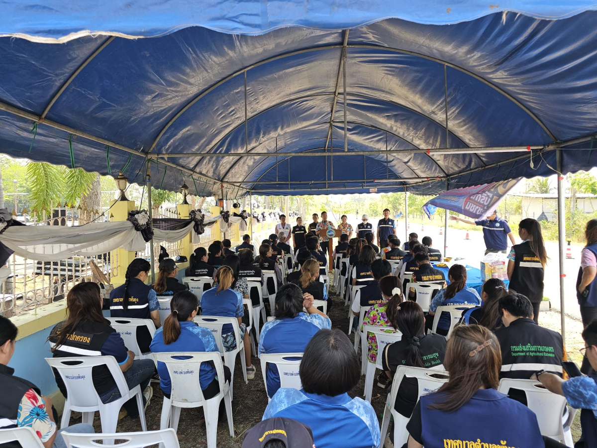 วันที่ 10 เมษายน 2569 นายสมภพ มุกดาสนิท นายอำเภอขามทะเลสอ เป็นประธานในพิธีเปิด จุดรวมบริการประชาชน เทศบาลตำบลพันดุง เทศกาลสงกรานต์ ประจำปีพ.ศ. 2569  ณ บริเวณหน้าสำนักงานเทศบาลตำบลพันดุง